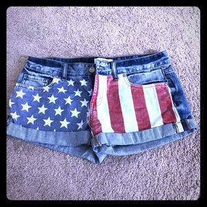 Victoria’s Secret American Flag Shorts Size 6
